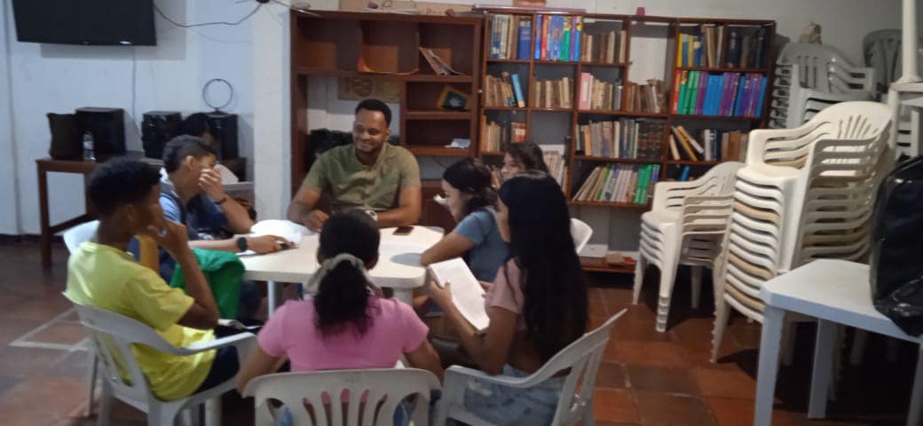 “Fomentando la lectura en Cartagena: Un viaje hacia el conocimiento”