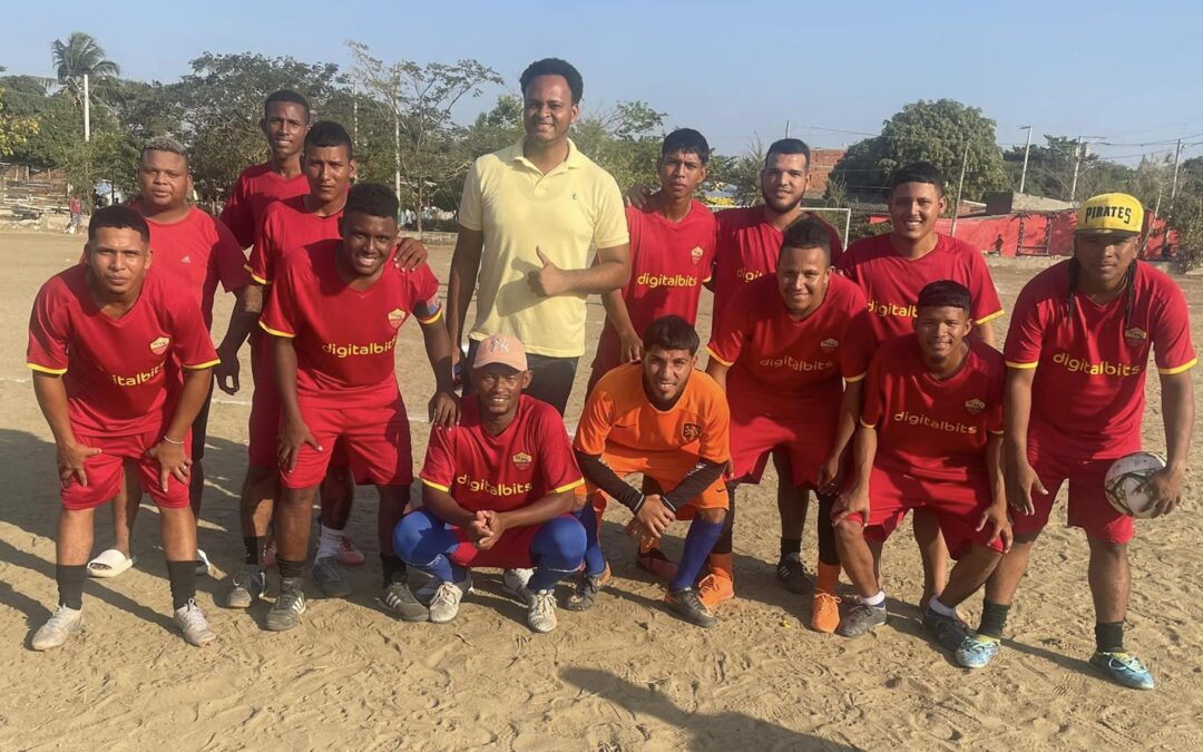 Reconstruyendo el Campo de Sóftbol en Playa Blanca, Olaya