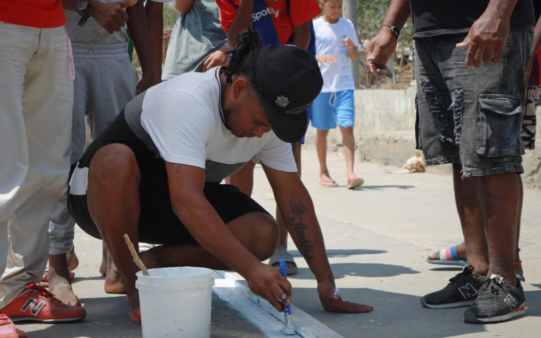 Embelleciendo Nuestro Espacio Comunitario: Preparando la Cancha de Playa Blanca para el Campeonato de Semana Santa